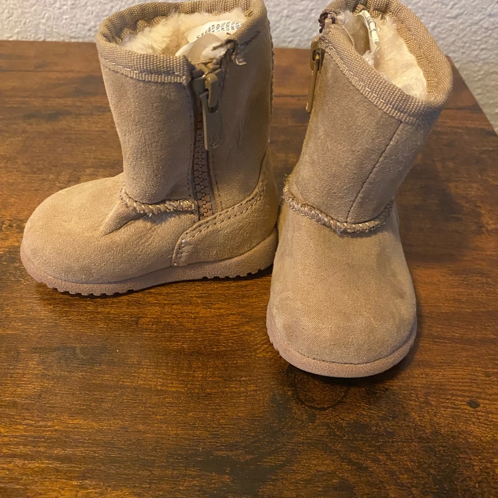 Kid fur boots
